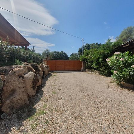 Suite Mirialveda San Pantaleo Esterno foto