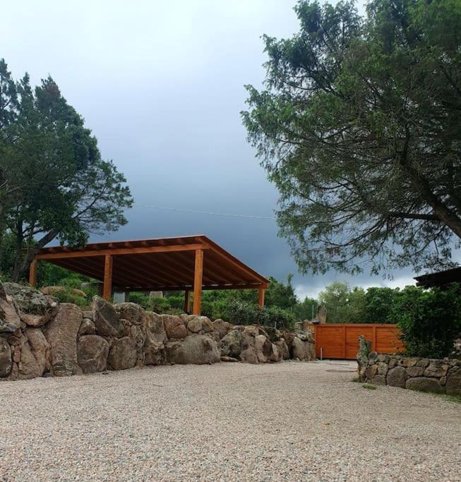 Suite Mirialveda San Pantaleo Esterno foto