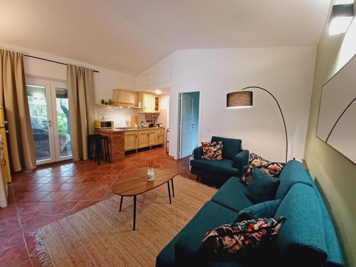 Suite Mirialveda San Pantaleo Esterno foto