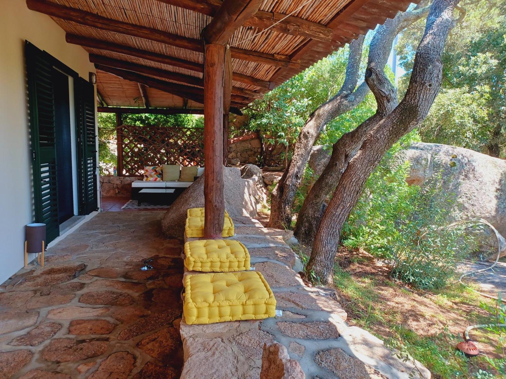 Suite Mirialveda San Pantaleo Esterno foto