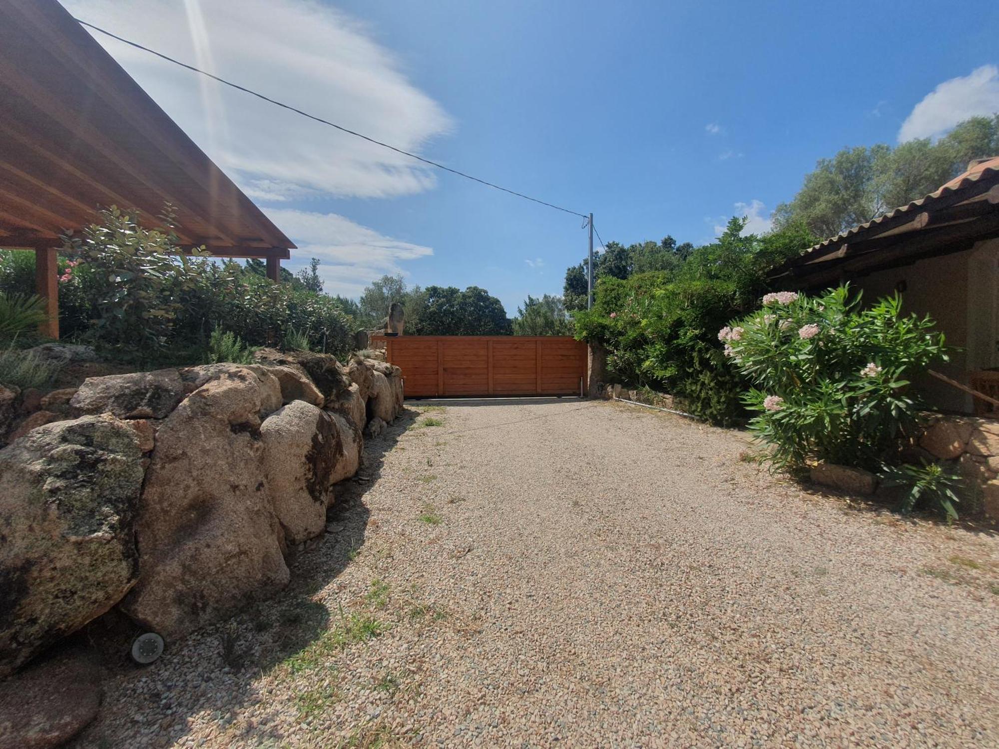 Suite Mirialveda San Pantaleo Esterno foto