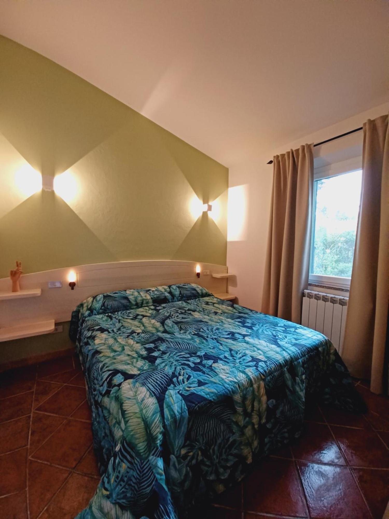 Suite Mirialveda San Pantaleo Esterno foto